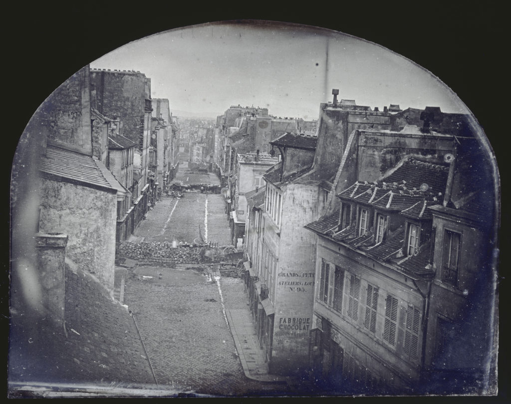 La barricade de la rue Saint-Maur-Popincourt avant l'attaque par les troupes du général Lamoricière